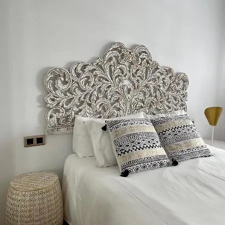 A Marias Gallery Apartment